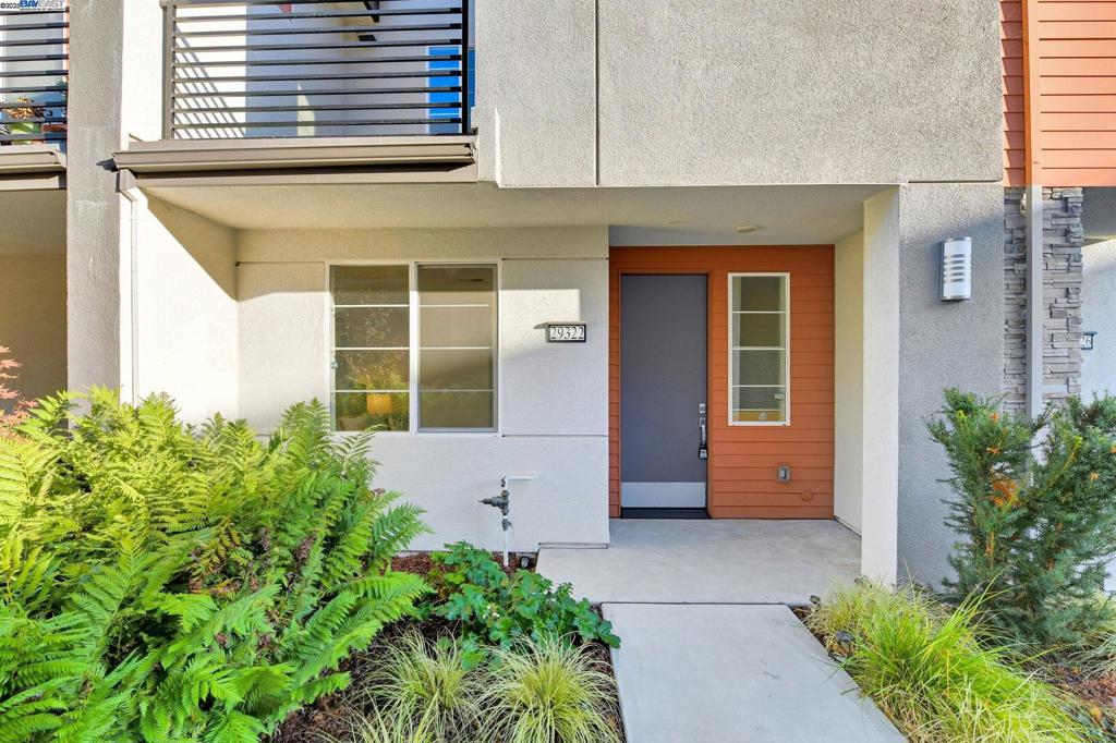 HAYWARD - Residential