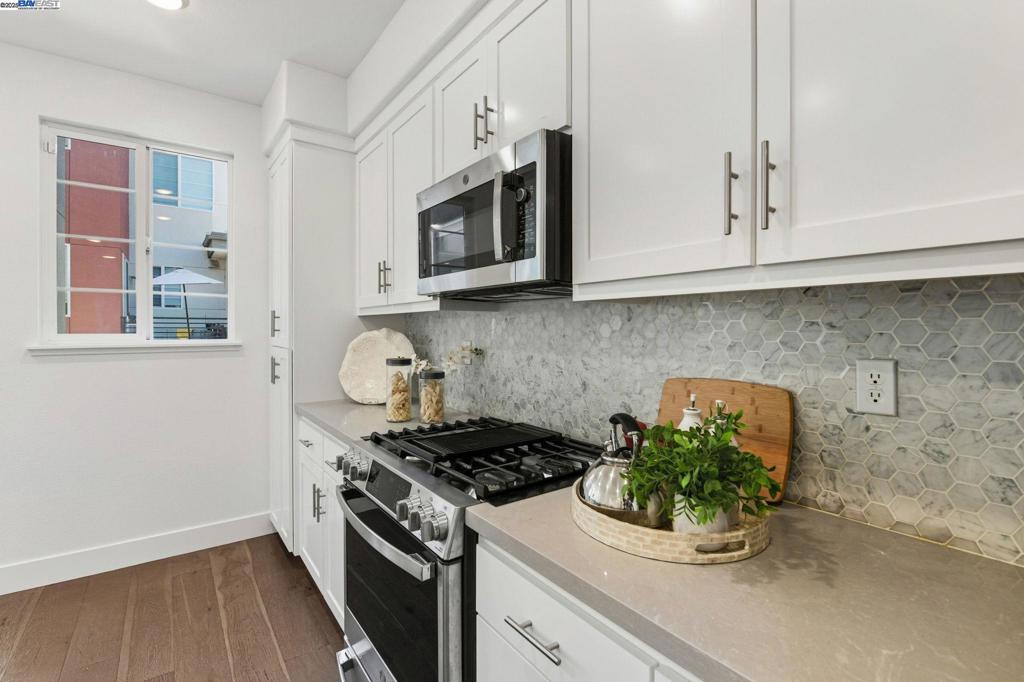 HAYWARD - Residential