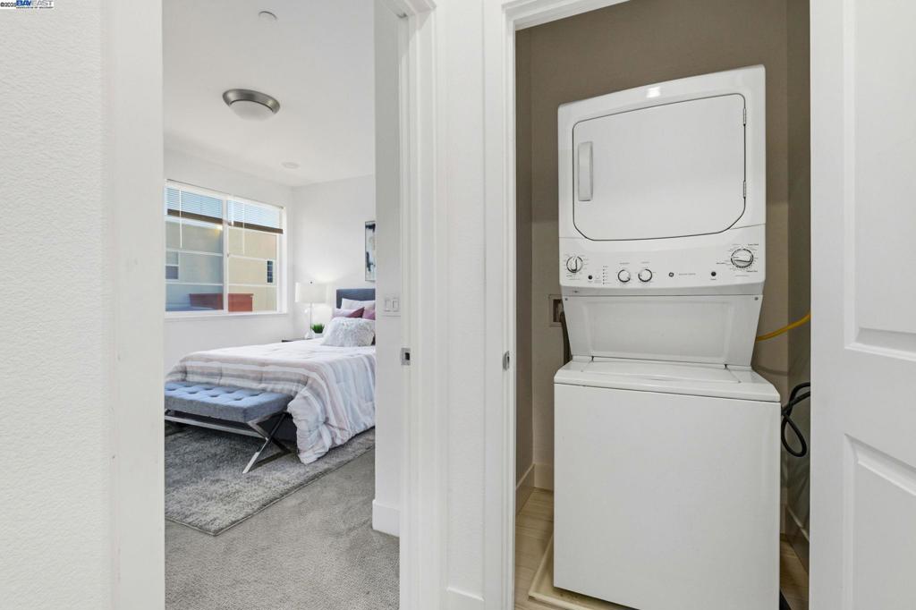 HAYWARD - Residential