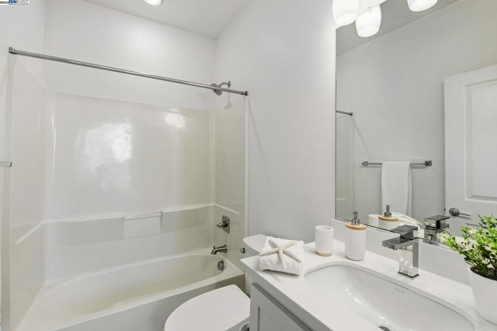 HAYWARD - Residential