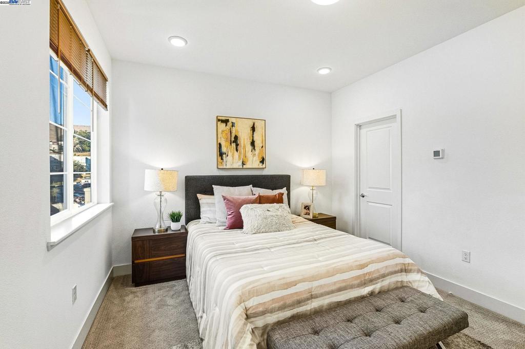 HAYWARD - Residential
