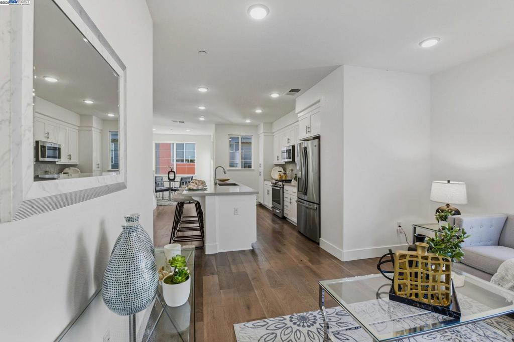 HAYWARD - Residential