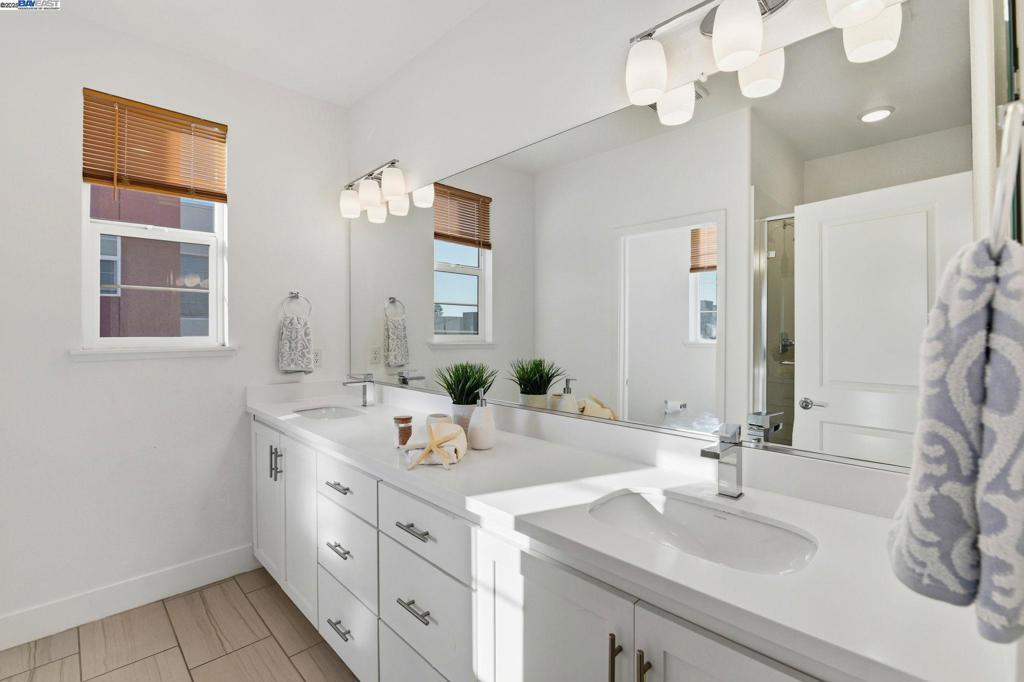 HAYWARD - Residential