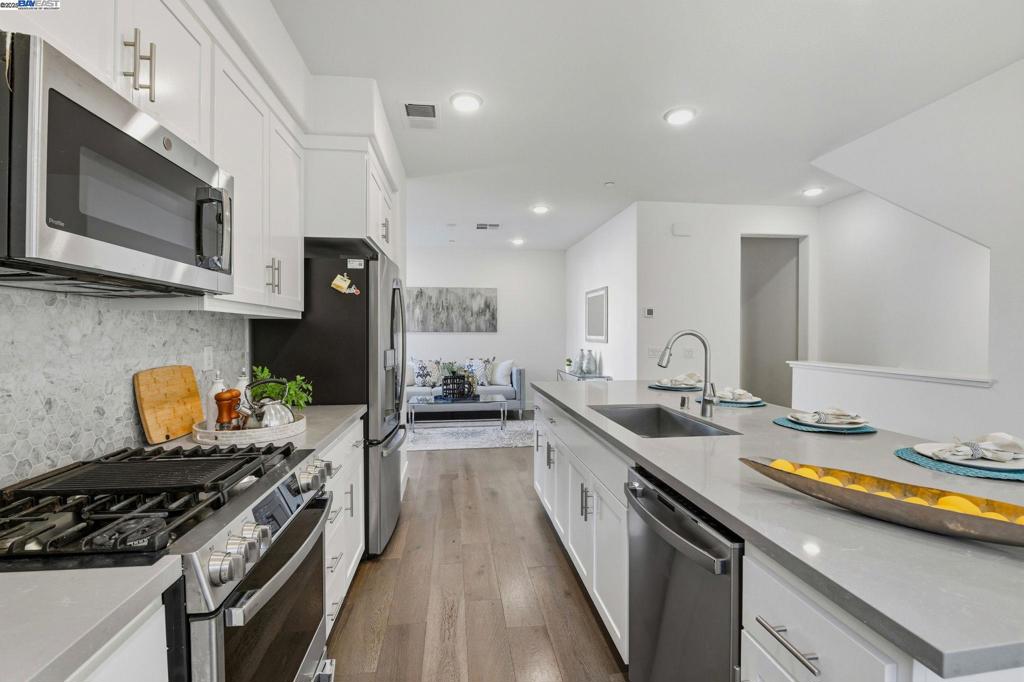 HAYWARD - Residential