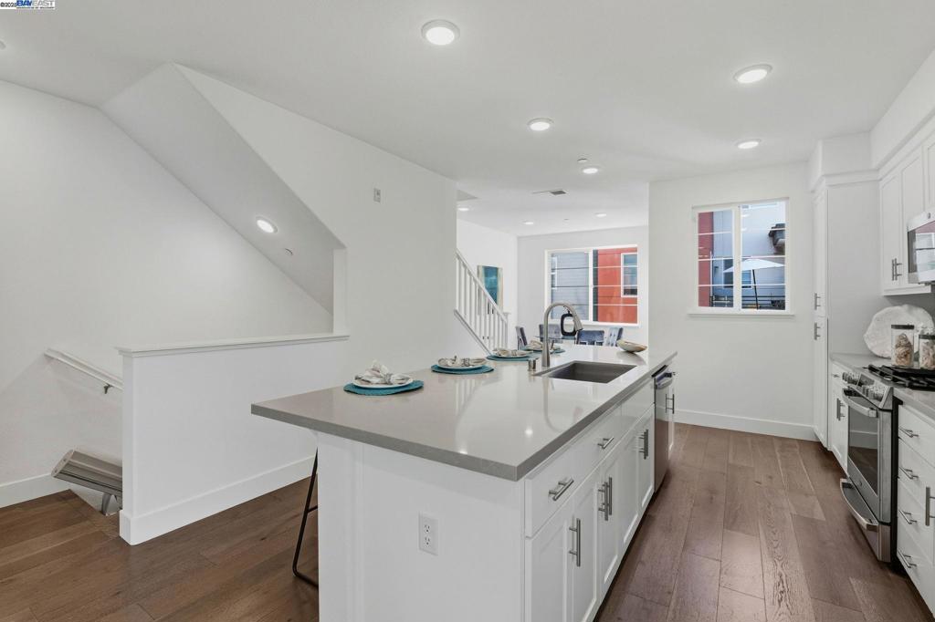HAYWARD - Residential