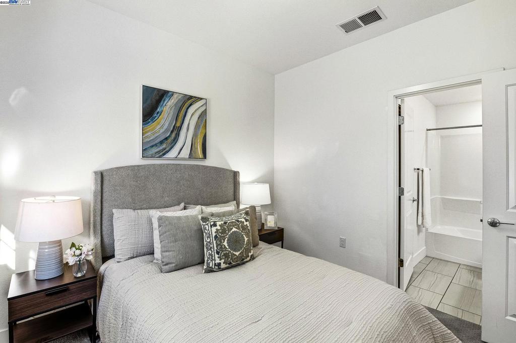 HAYWARD - Residential