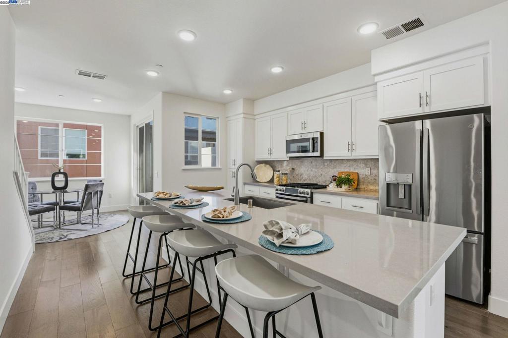 HAYWARD - Residential