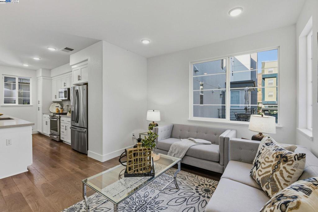 HAYWARD - Residential