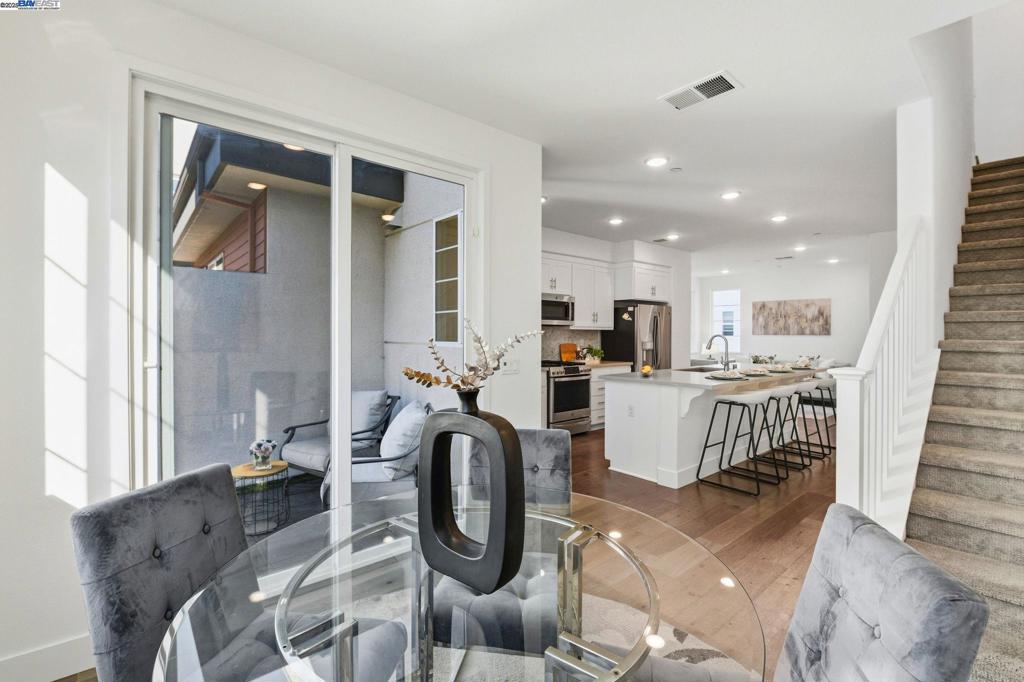 HAYWARD - Residential