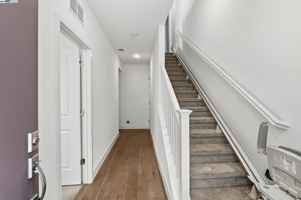 HAYWARD - Residential