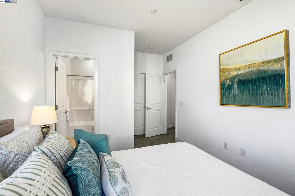 HAYWARD - Residential