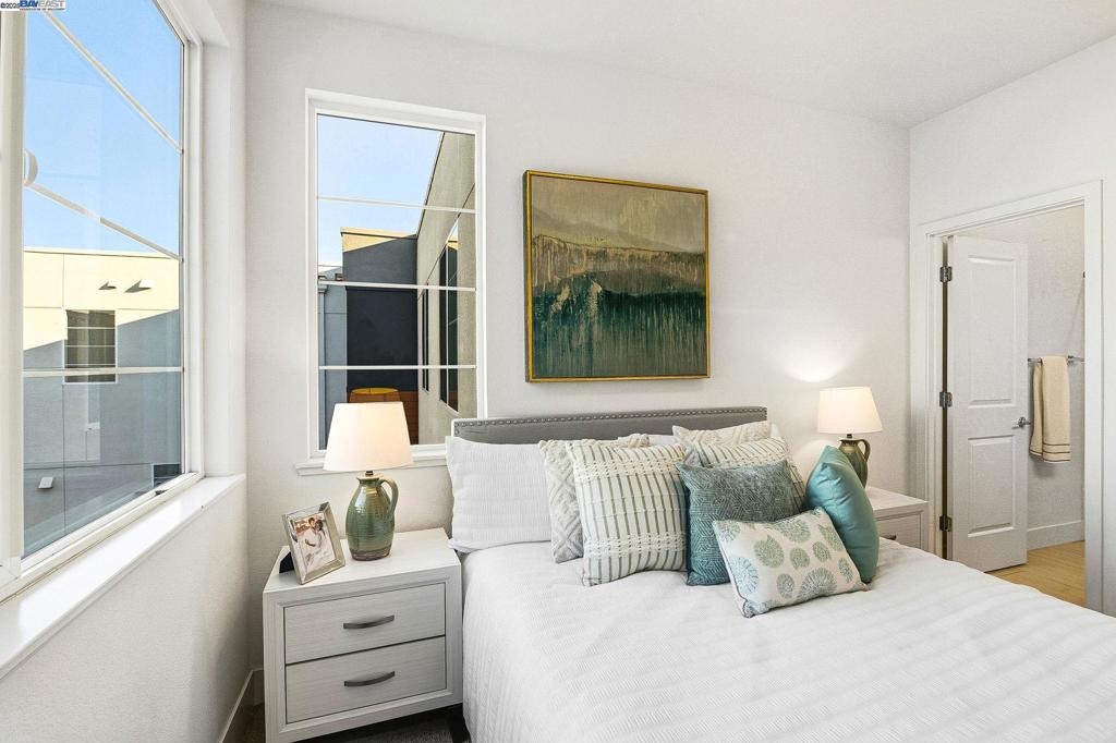 HAYWARD - Residential