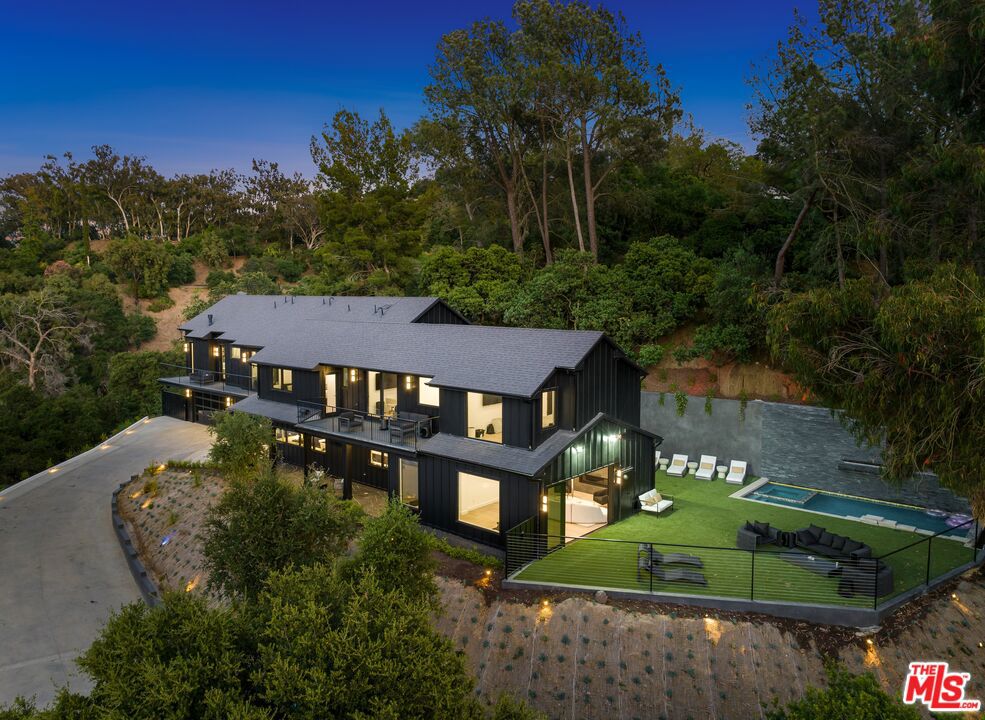 3140 Coldwater Canyon