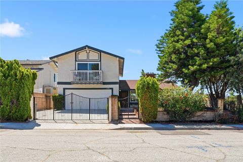 Photo of 1736 Kimberly Dr, West Covina, CA 91792 (MLS # WS26101099)