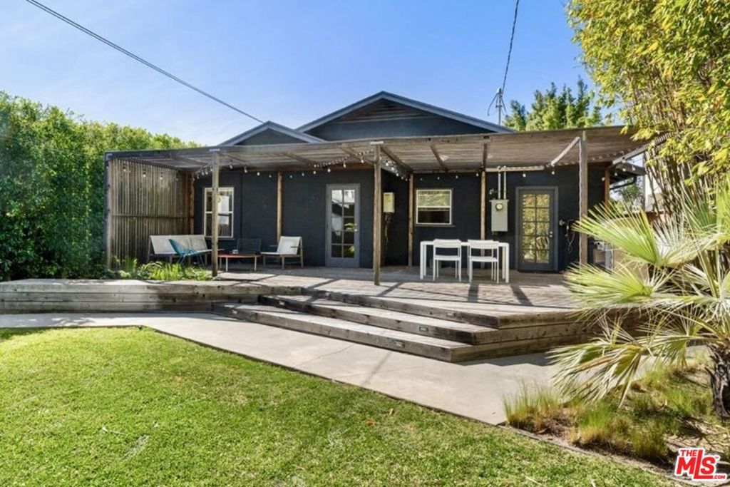 Photo of 1282 Meadowbrook Avenue, Los Angeles, CA 90019 (MLS # 26670773)