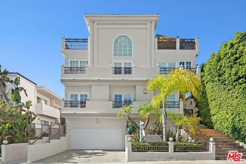 Photo of 11723 Mayfield Avenue #5, Los Angeles, CA 90049 (MLS # 26741299)