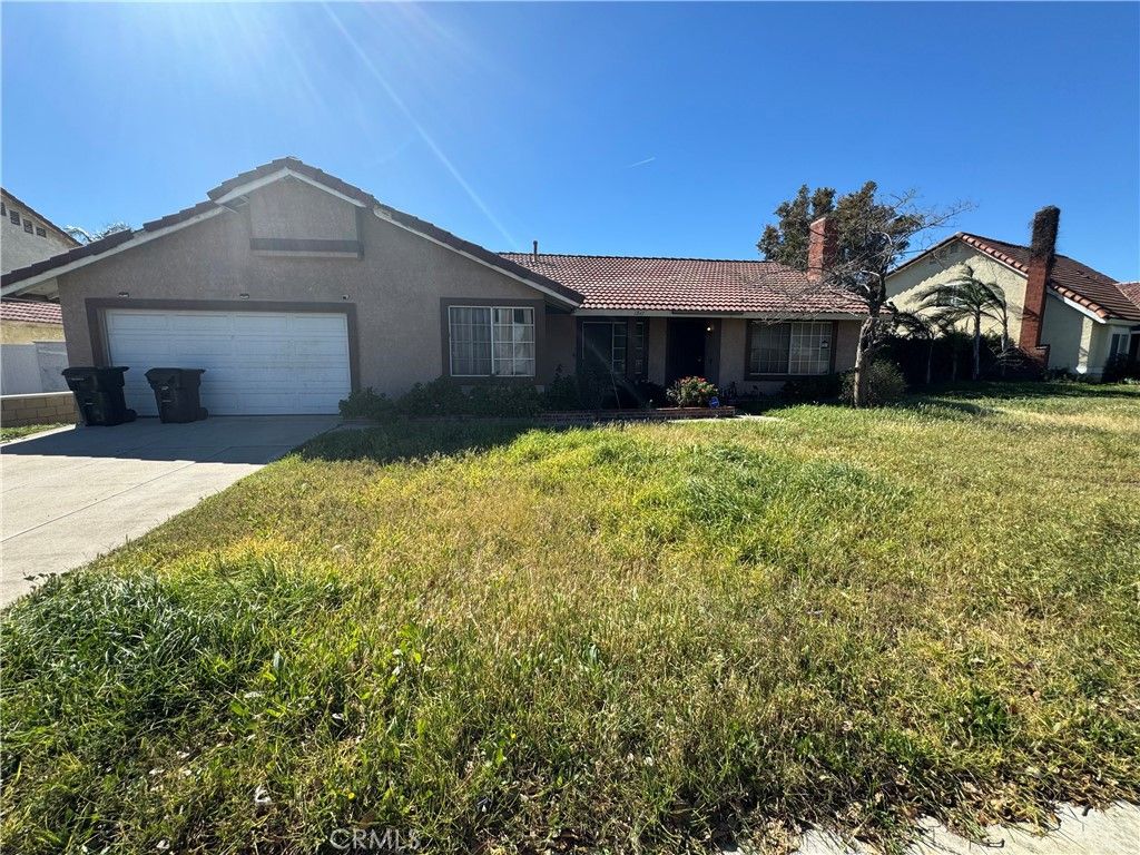 Photo of 1041 Sunset Cir, Rialto, CA 92376 (MLS # IG26095571)