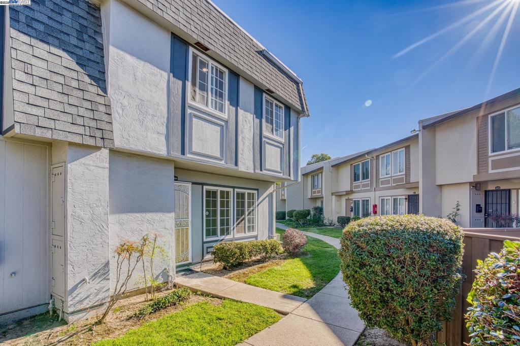NORTH GATE - Residential