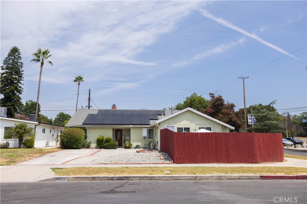 *** FULLY PERMITTED ADU *** SEPARATE BACKHOUSE *** VALUE ADD OPPORTUNITY *** Welcome to 6402 Graves Ave, located in the highly desirable Lake Balboa neighborhood of Van Nuys. This beautiful property offers a rare combination of space, versatility, and location. Featuring 5 spacious bedrooms and 4 full bathrooms, this home is perfect for large families or investors. One of the standout features is the fully permitted Accessory Dwelling Unit (ADU), offering flexibility for rental income, a guest suite, or extended family living. The ADU includes its own private entrance, kitchen, bathroom, living space, and outdoor space. Ideal for tenants or independent living arrangements. Conveniently located in Lake Balboa, you’ll enjoy easy access to local parks, schools, shops, and the 405 and 101 freeways, making commuting easy. Whether you’re looking for a place to call home or a strong investment opportunity, this property checks all the boxes.
Seller and Seller's Broker do not guarantee any information regarding property, square footage, use, zoning, or any other factor of the property. Buyer and buyer's broker to do their own due diligence and satisfy themselves.