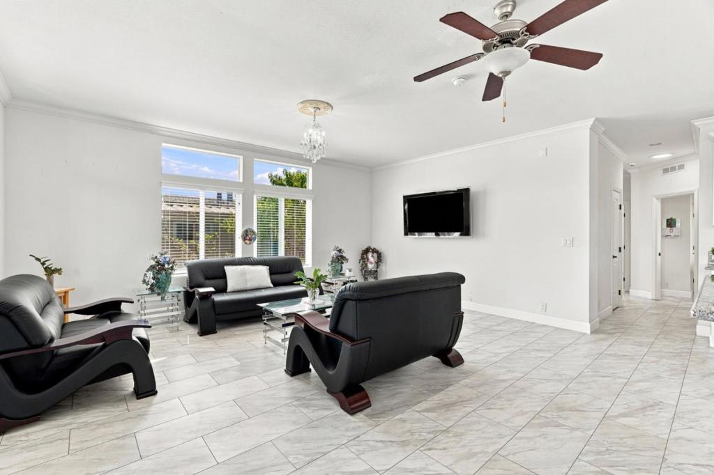 829 Villa Teresa Way 829