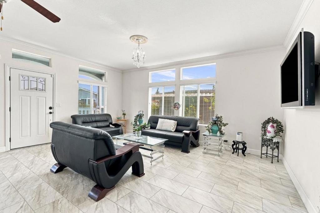 829 Villa Teresa Way 829