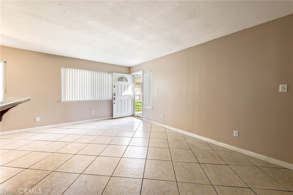 3045 Knollwood Avenue