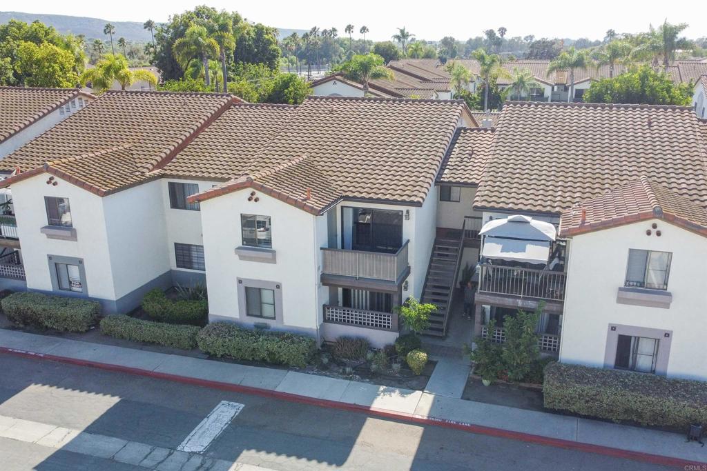 Spacious 2BD/2BD Condo in a gated community in San Ysidro. Community Laundry, pool and playground and assigned parking.