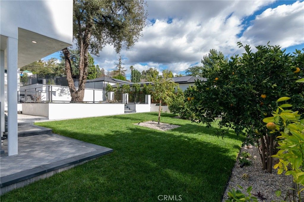 Photo of 3011 Frances Ave, La Crescenta, CA 91214 (MLS # GD26023624)