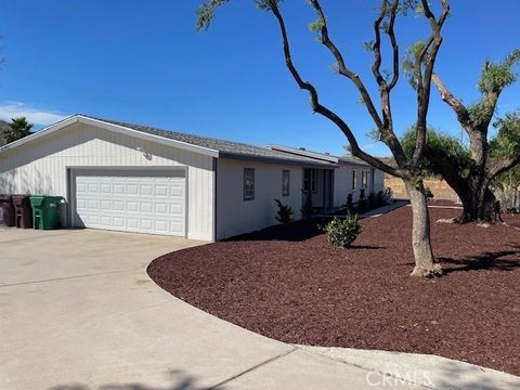 Photo of 31051 Oak Valley Dr, Homeland, CA 92548 (MLS # SW26074377)