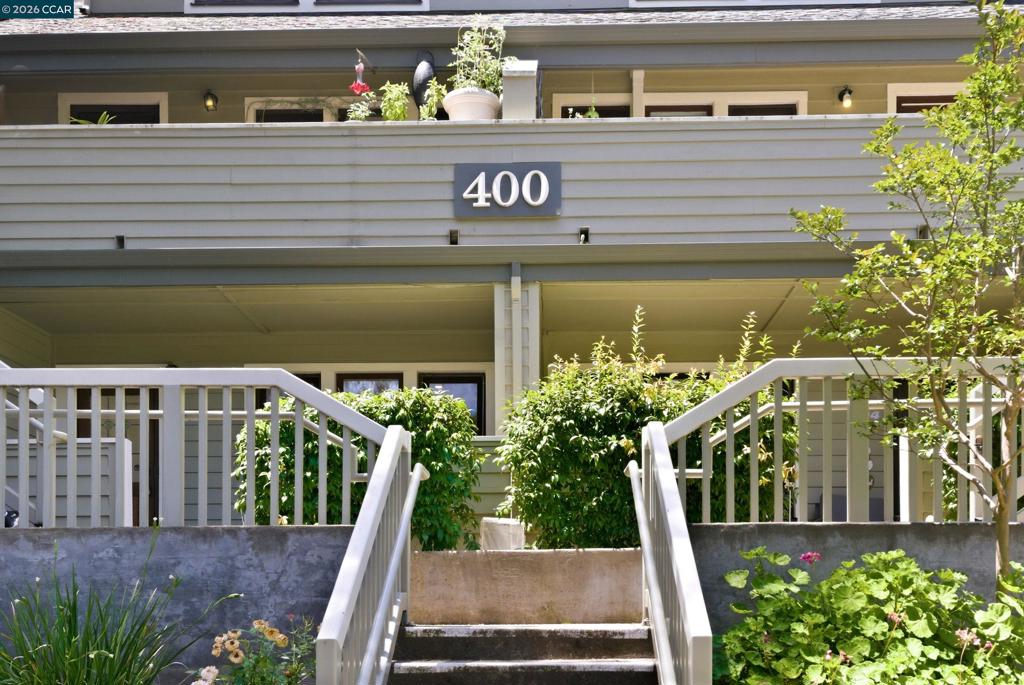 400 Suntree Ln 402