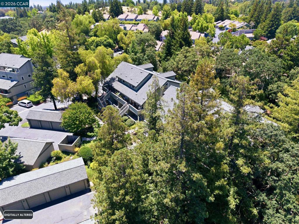 400 Suntree Ln 402