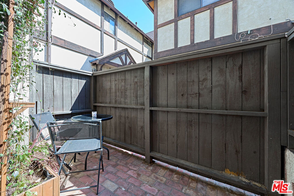 822 Victor Avenue 20