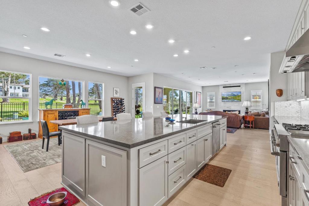 1838 Links Drive
