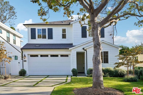 Photo of 6606 W 80th Place, Los Angeles, CA 90045 (MLS # 26857787)