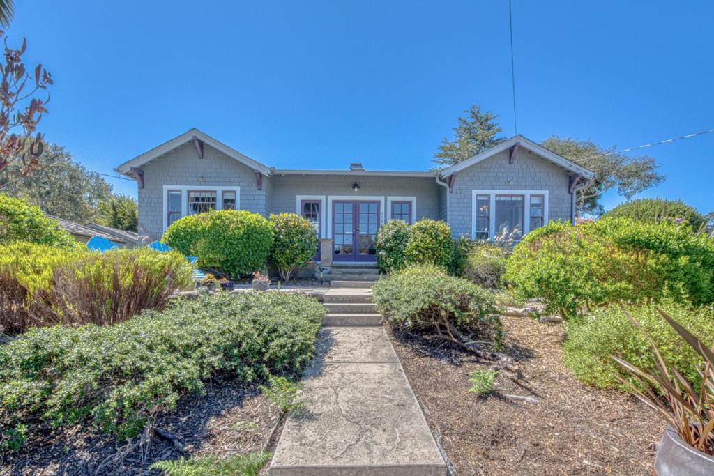 870 Doud Street