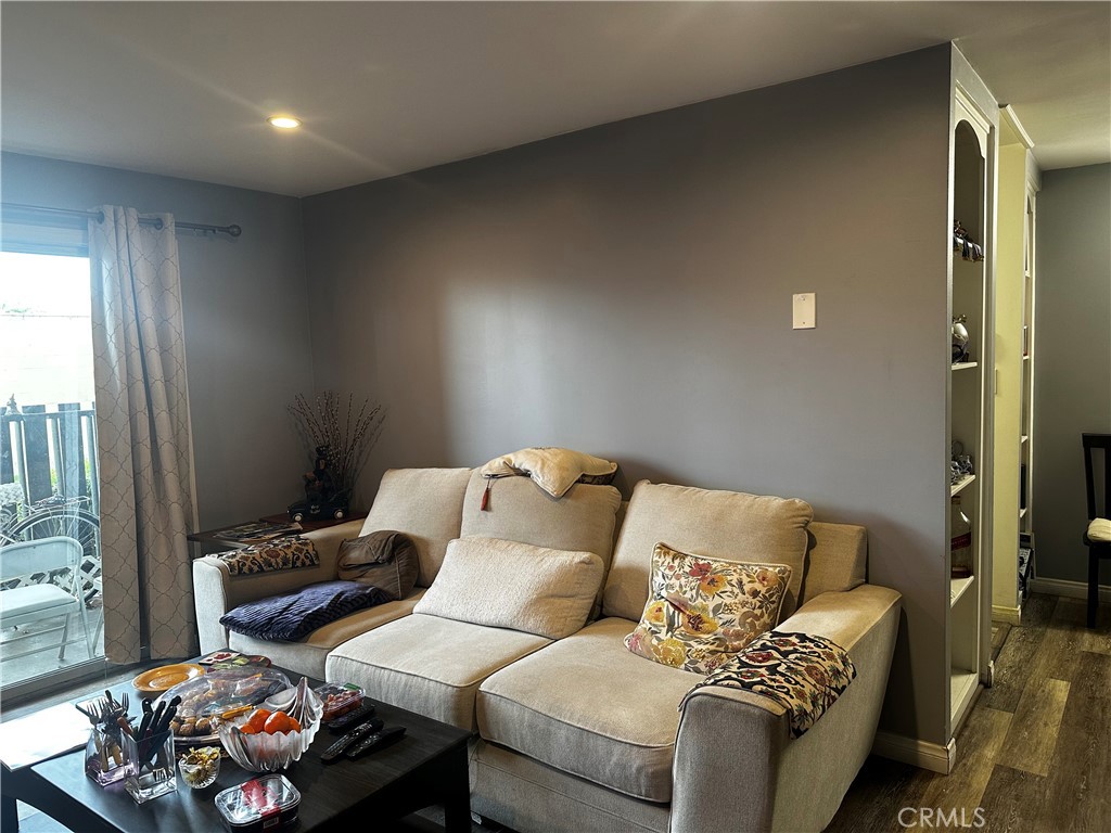 12200 12200 Montecito