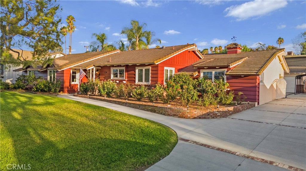 2524 E Evergreen