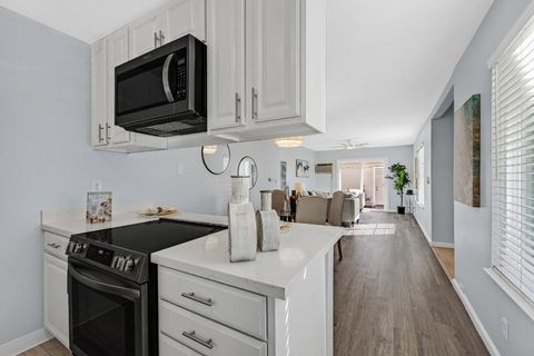 Tiny photo for 1034 Ribisi Circle, San Jose, CA 95131 (MLS # ML82037562)