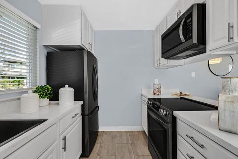 Tiny photo for 1034 Ribisi Circle, San Jose, CA 95131 (MLS # ML82037562)