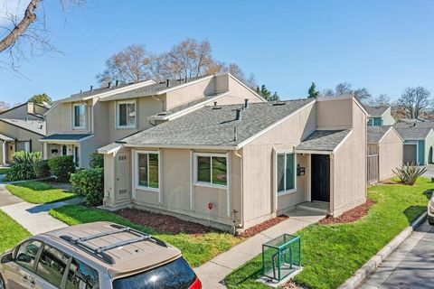 Tiny photo for 1034 Ribisi Circle, San Jose, CA 95131 (MLS # ML82037562)