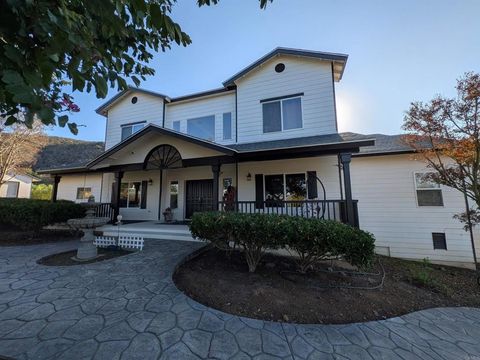 1925 Robinhood Road Vista CA 92084