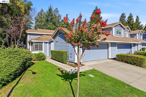 Photo of 3897 Inverness Cmn CMN, Livermore, CA 94551 (MLS # 41146112)