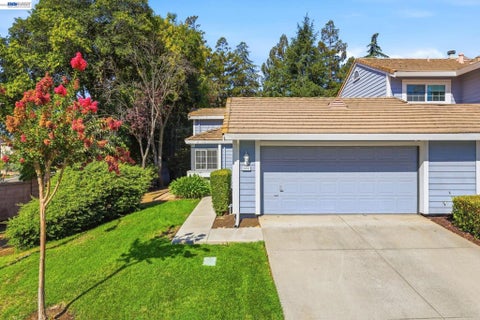 Photo of 3897 Inverness Cmn CMN, Livermore, CA 94551 (MLS # 41146112)