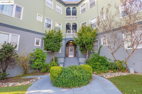 2924 Claremont AVE Berkeley CA 94705