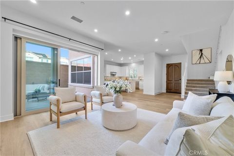 316 Carefree Irvine CA 92618