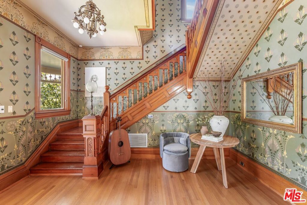 Properties 3 206 N Grand Avenue