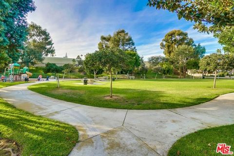Tiny photo for 1832 Rockefeller Lane #9, Redondo Beach, CA 90278 (MLS # 25603743)