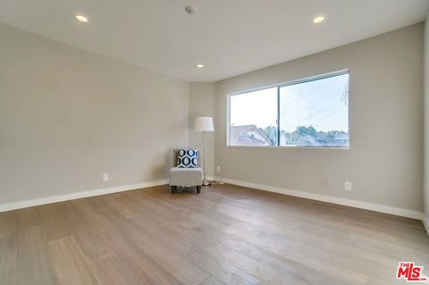 Tiny photo for 1832 Rockefeller Lane #9, Redondo Beach, CA 90278 (MLS # 25603743)