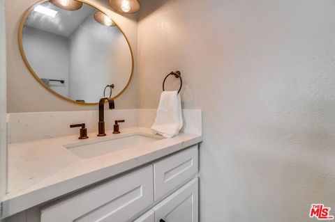 Tiny photo for 1832 Rockefeller Lane #9, Redondo Beach, CA 90278 (MLS # 25603743)