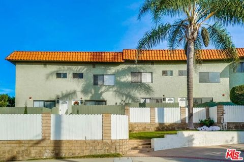 Tiny photo for 1832 Rockefeller Lane #9, Redondo Beach, CA 90278 (MLS # 25603743)